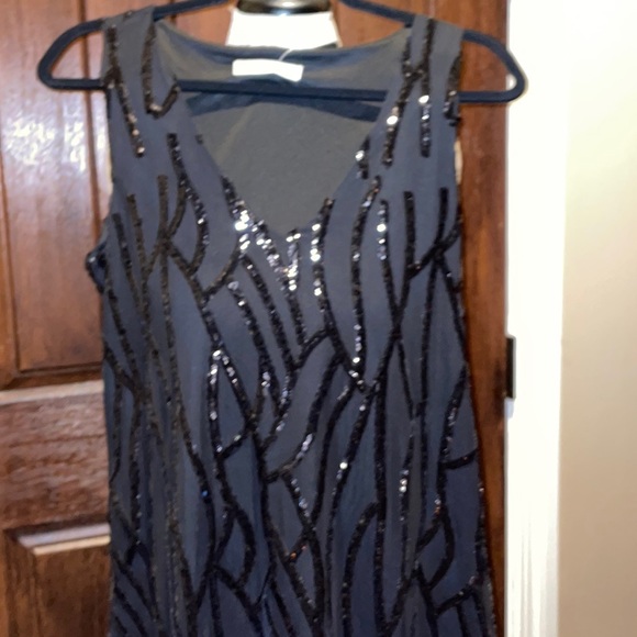 Caramela  Medium Black V-Neck Sleeveless Cocktail Mini with Pattered Sequins - Picture 13 of 16